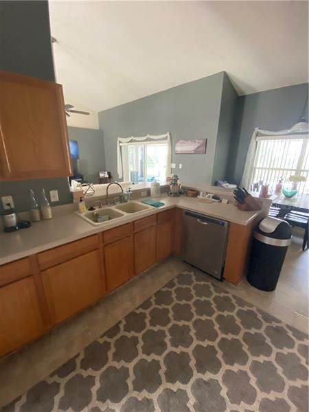 Recently Rented: $1,695 (3 beds, 2 baths, 1797 Square Feet)
