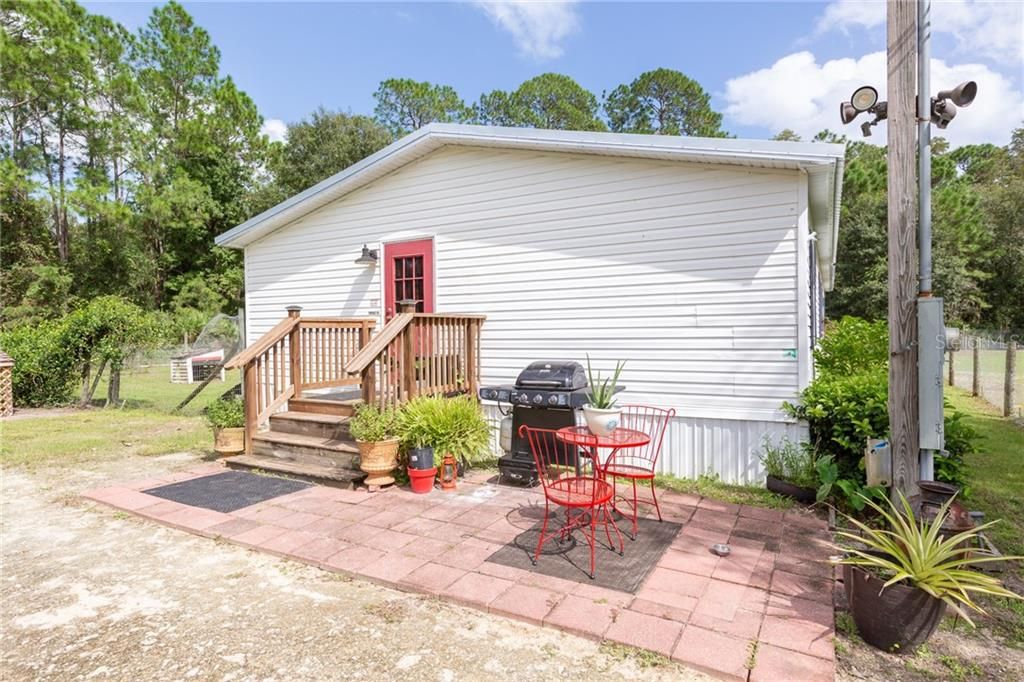 Recently Sold: $159,000 (3 beds, 2 baths, 1755 Square Feet)