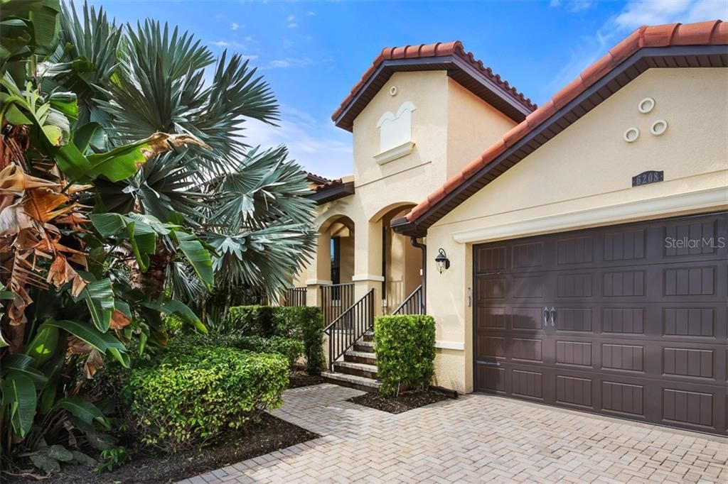 Recently Sold: $489,000 (4 beds, 2 baths, 2026 Square Feet)