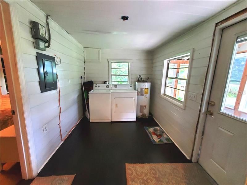 Recently Sold: $149,900 (3 beds, 2 baths, 1136 Square Feet)