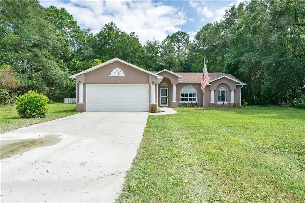 Recently Sold: $210,000 (3 beds, 4 baths, 1551 Square Feet)