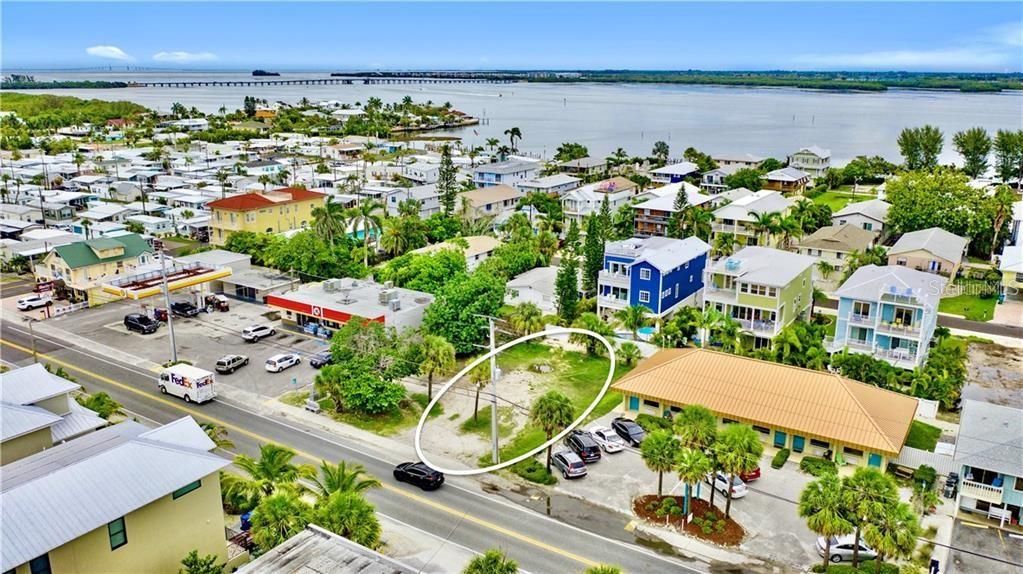 Vendido Recientemente: $550,000 (0.11 acres)