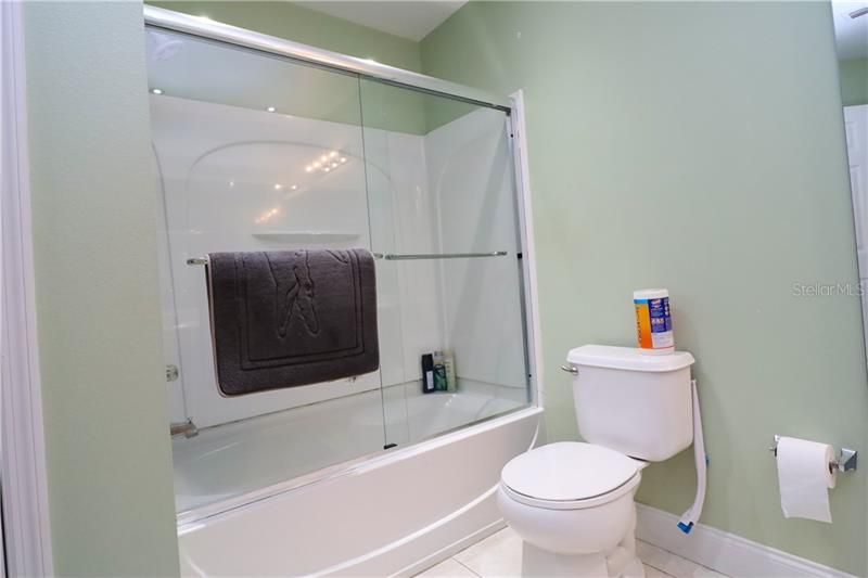 最近售出: $300,000 (4 贝兹, 2 浴室, 2940 平方英尺)