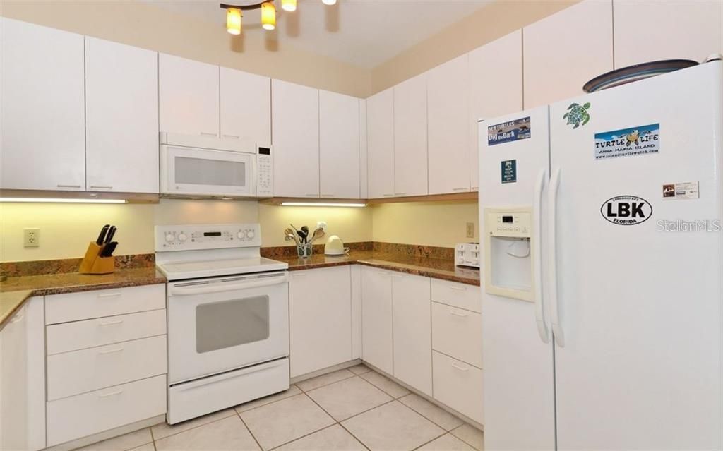 For Rent: $6,500 (1 beds, 2 baths, 1244 Square Feet)