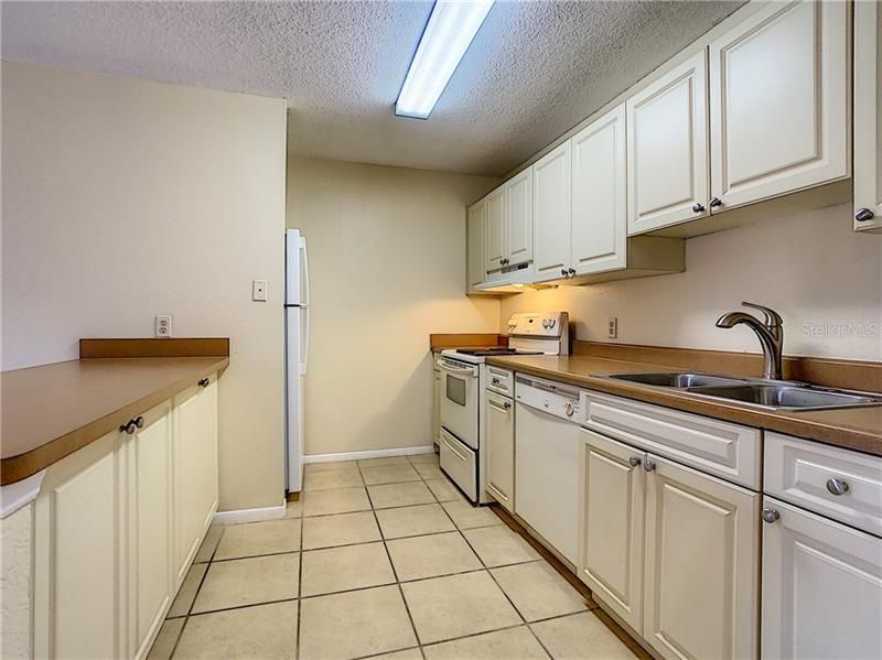 Recently Sold: $84,900 (1 beds, 1 baths, 700 Square Feet)