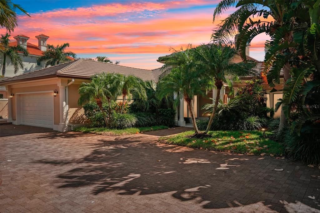 For Rent: $26,250 (3 beds, 3 baths, 3462 Square Feet)