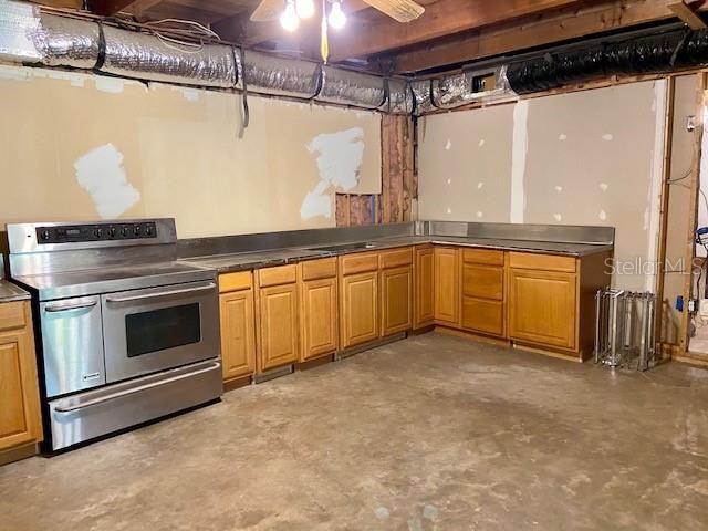 Recently Sold: $225,000 (3 beds, 2 baths, 2790 Square Feet)