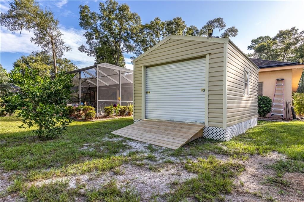 Recently Sold: $325,000 (3 beds, 2 baths, 2527 Square Feet)