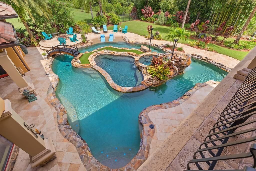 Recently Sold: $2,830,000 (5 beds, 6 baths, 7107 Square Feet)