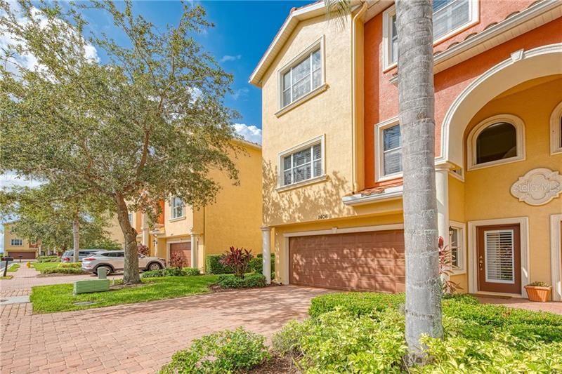 Recently Sold: $385,000 (4 beds, 3 baths, 2828 Square Feet)