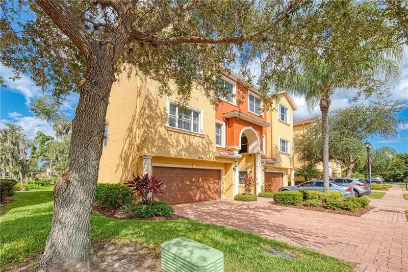 Recently Sold: $385,000 (4 beds, 3 baths, 2828 Square Feet)
