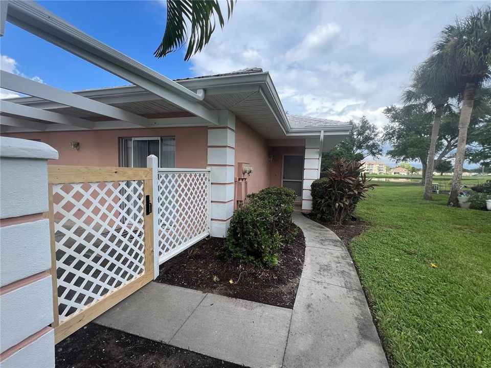 For Rent: $3,400 (2 beds, 2 baths, 1175 Square Feet)