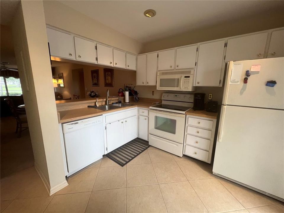 For Rent: $3,400 (2 beds, 2 baths, 1175 Square Feet)