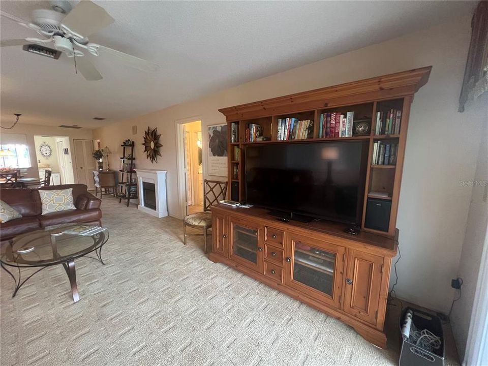 For Rent: $3,400 (2 beds, 2 baths, 1175 Square Feet)