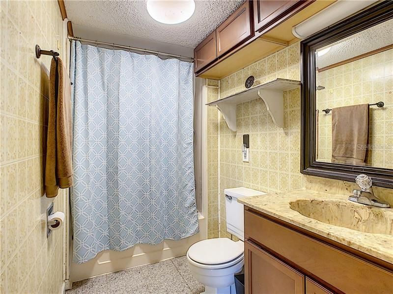 最近售出: $140,000 (2 贝兹, 1 浴室, 862 平方英尺)