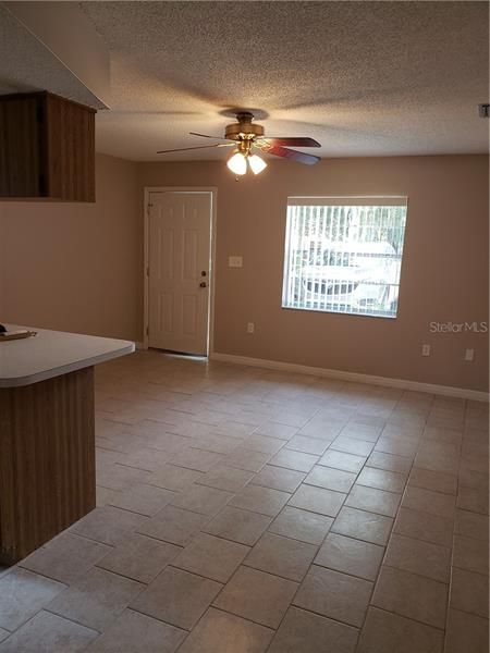 Recently Rented: $875 (2 beds, 1 baths, 882 Square Feet)