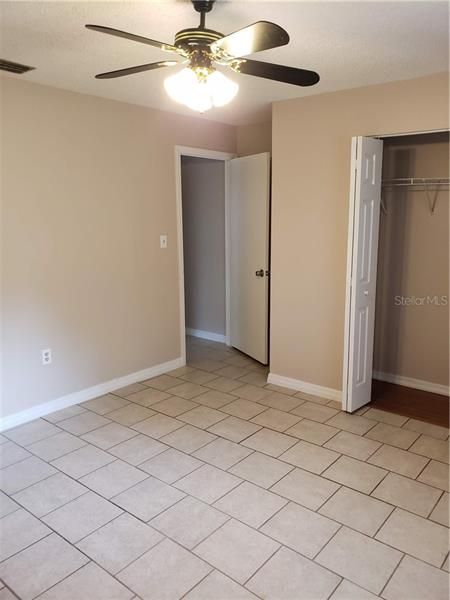 Recently Rented: $875 (2 beds, 1 baths, 882 Square Feet)