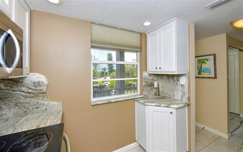 Recently Sold: $249,000 (1 beds, 1 baths, 747 Square Feet)