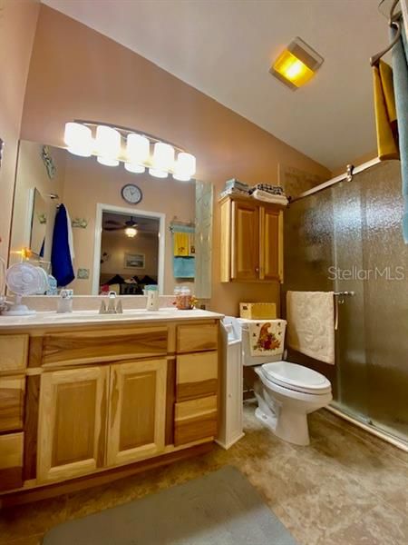 最近售出: $215,000 (3 贝兹, 2 浴室, 1312 平方英尺)