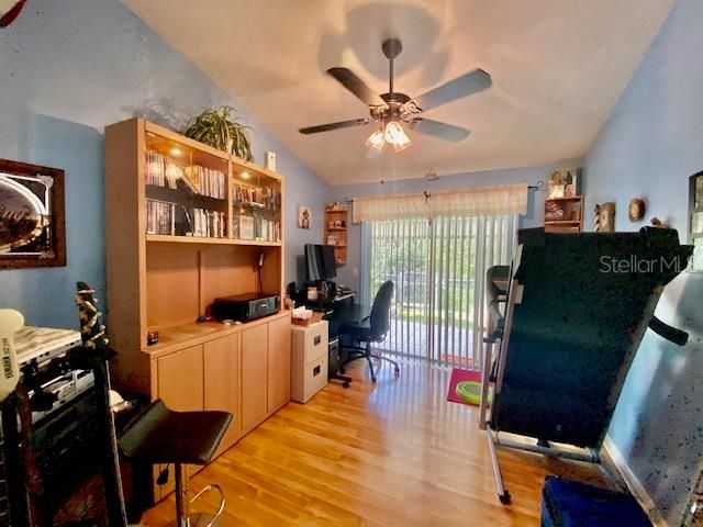 Recently Sold: $215,000 (3 beds, 2 baths, 1312 Square Feet)