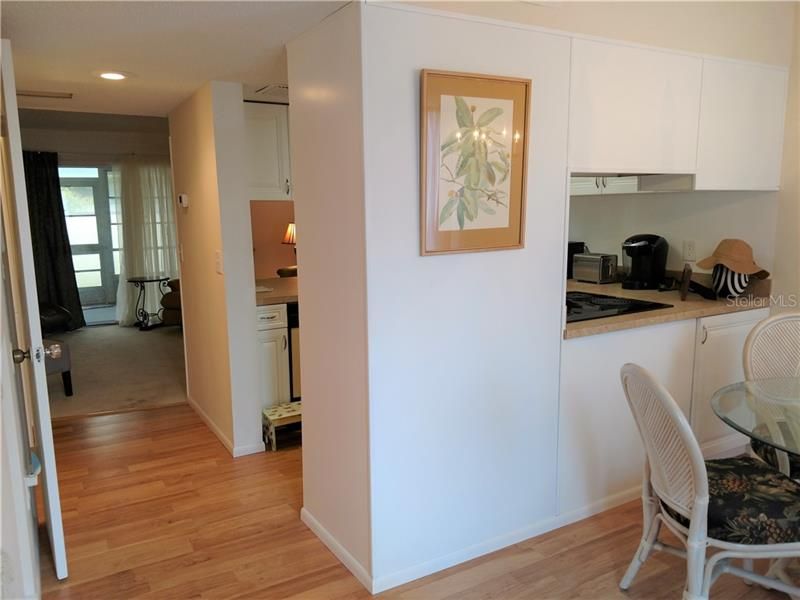 Recently Rented: $1,550 (2 beds, 1 baths, 959 Square Feet)