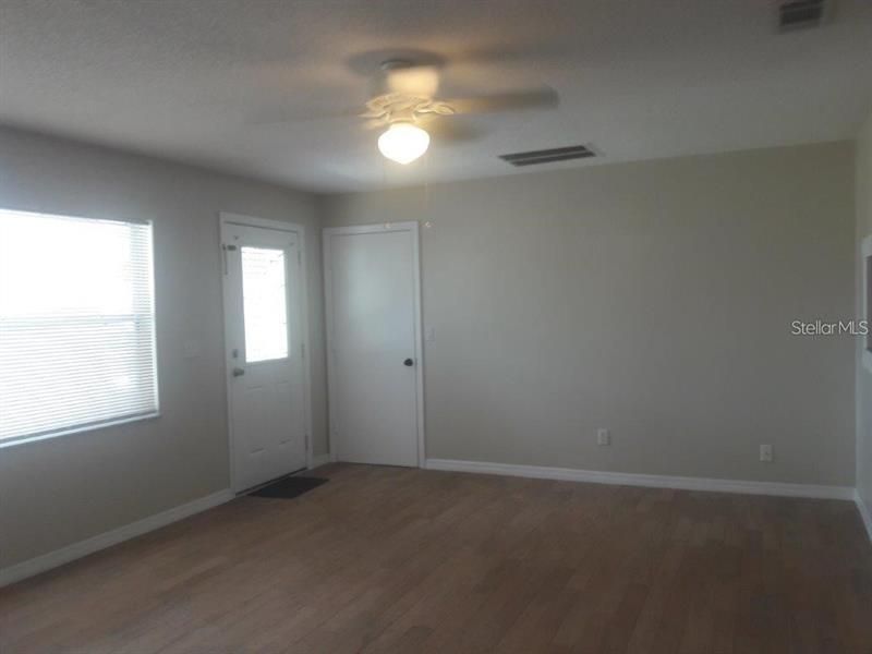 Recently Rented: $1,600 (3 beds, 2 baths, 1096 Square Feet)