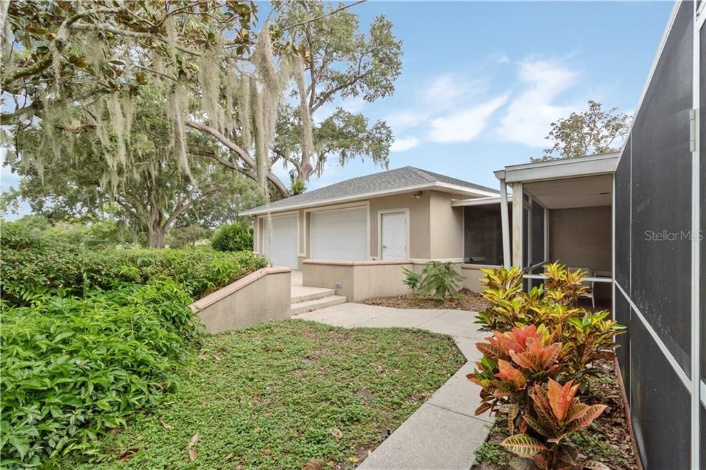 Recently Sold: $1,200,000 (4 beds, 3 baths, 2618 Square Feet)
