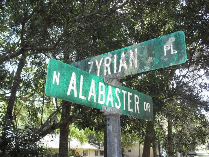 Alabaster Dr & Zyrian Pl Sign