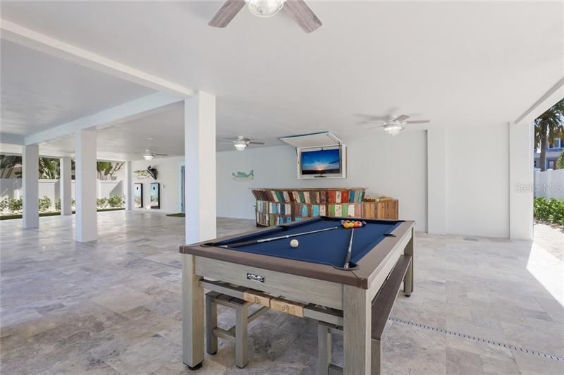 Recently Sold: $3,295,000 (4 beds, 4 baths, 3125 Square Feet)