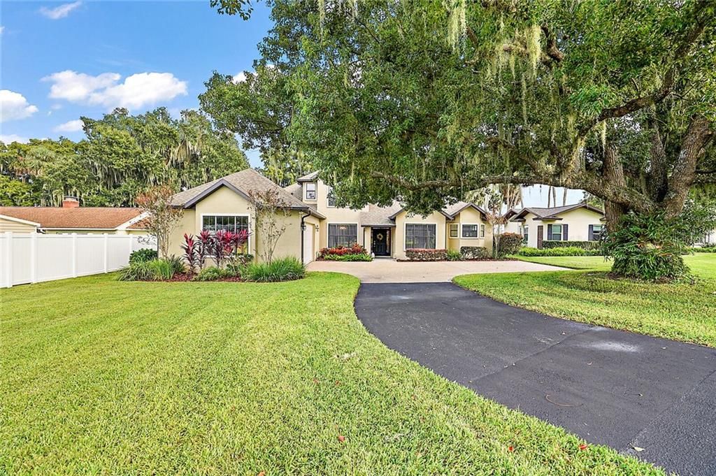 GREAT CURB APPEAL AND FRESH LANDSCAPING