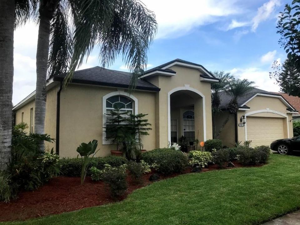 Recently Sold: $384,900 (4 beds, 3 baths, 2405 Square Feet)