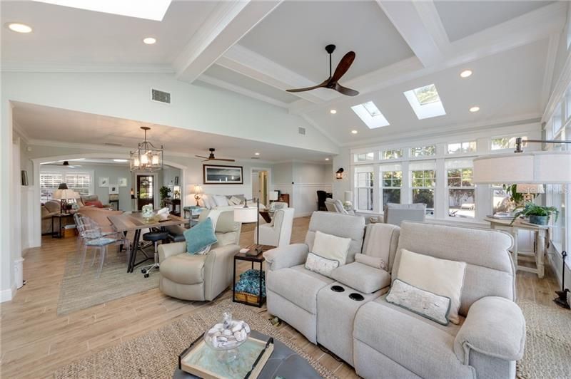 Recently Sold: $1,500,000 (3 beds, 3 baths, 2402 Square Feet)