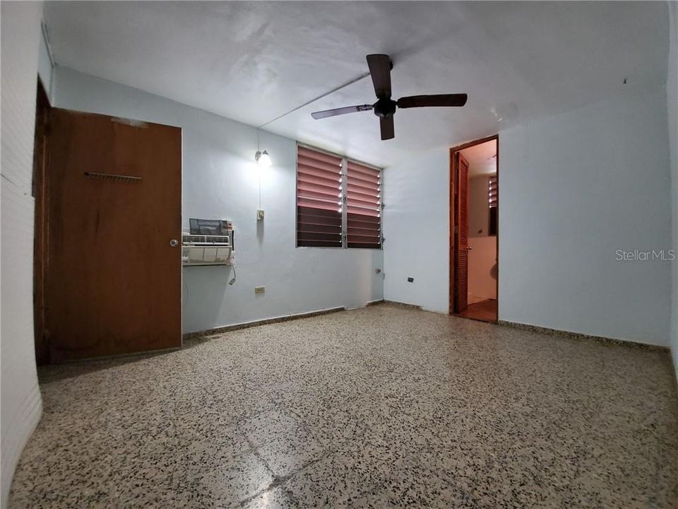 Vendido Recientemente: $124,900 (4 camas, 2 baños, 1792 Pies cuadrados)