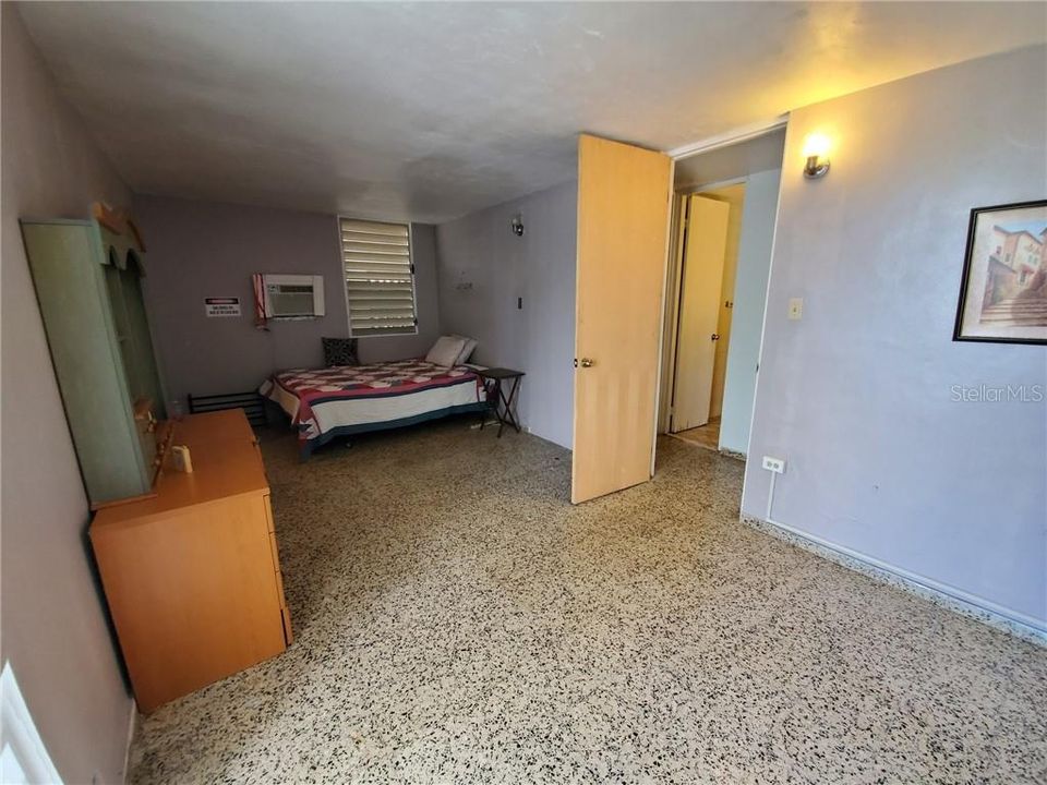 Vendido Recientemente: $124,900 (4 camas, 2 baños, 1792 Pies cuadrados)