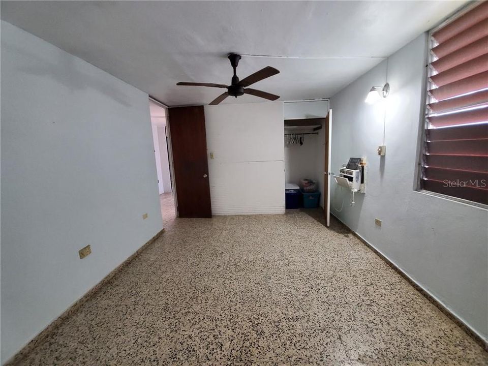 Vendido Recientemente: $124,900 (4 camas, 2 baños, 1792 Pies cuadrados)