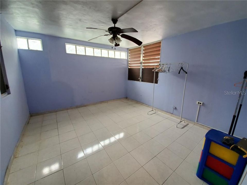 Vendido Recientemente: $124,900 (4 camas, 2 baños, 1792 Pies cuadrados)