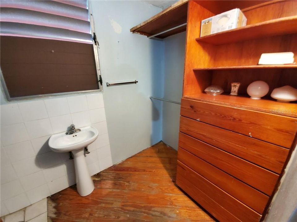 Vendido Recientemente: $124,900 (4 camas, 2 baños, 1792 Pies cuadrados)