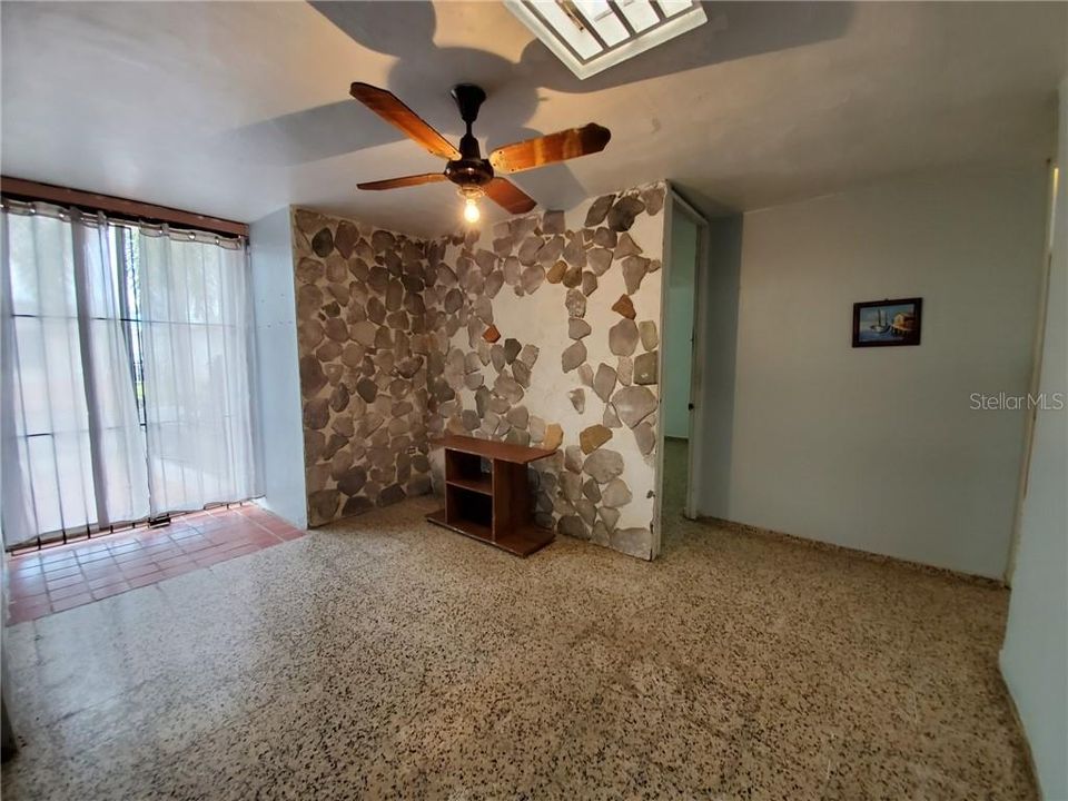 Vendido Recientemente: $124,900 (4 camas, 2 baños, 1792 Pies cuadrados)