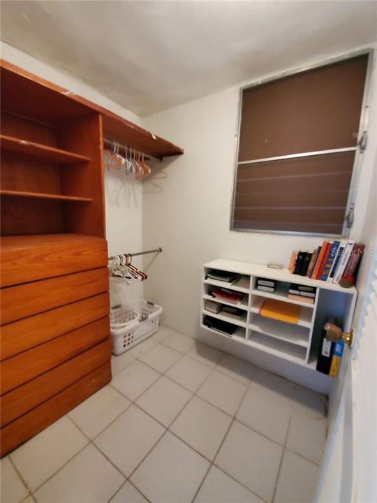 Vendido Recientemente: $124,900 (4 camas, 2 baños, 1792 Pies cuadrados)