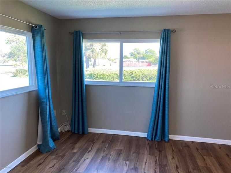Recently Sold: $74,900 (1 beds, 1 baths, 636 Square Feet)