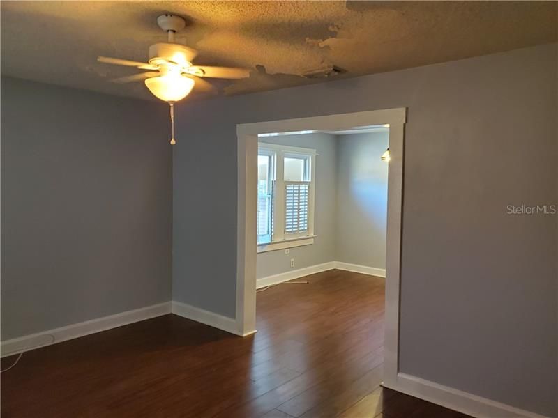 Recently Sold: $139,900 (2 beds, 1 baths, 1056 Square Feet)