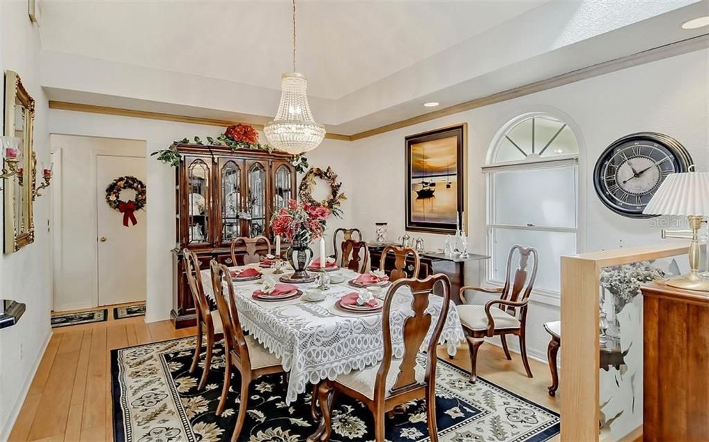 Recently Sold: $1,950,000 (3 beds, 2 baths, 2816 Square Feet)