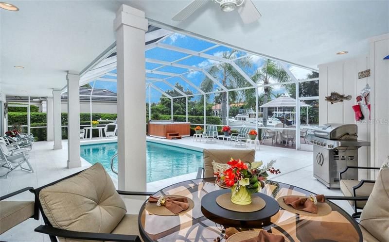 Recently Sold: $1,950,000 (3 beds, 2 baths, 2816 Square Feet)