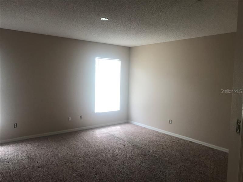 Recently Rented: $1,500 (3 beds, 2 baths, 1870 Square Feet)