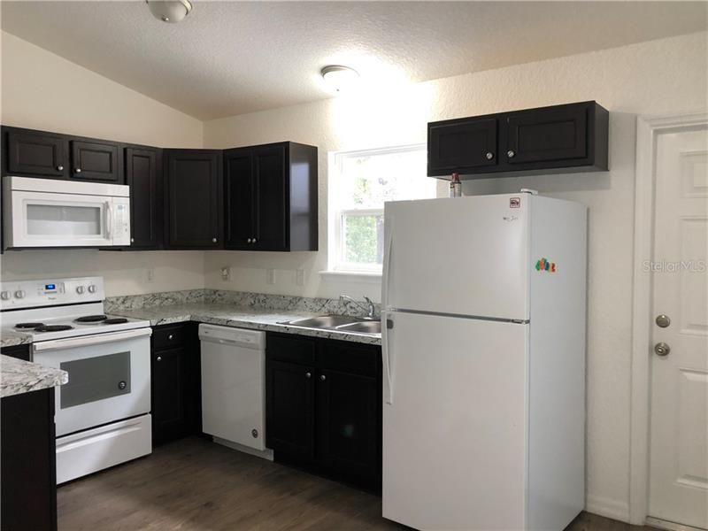 Recently Rented: $1,250 (3 beds, 2 baths, 1113 Square Feet)