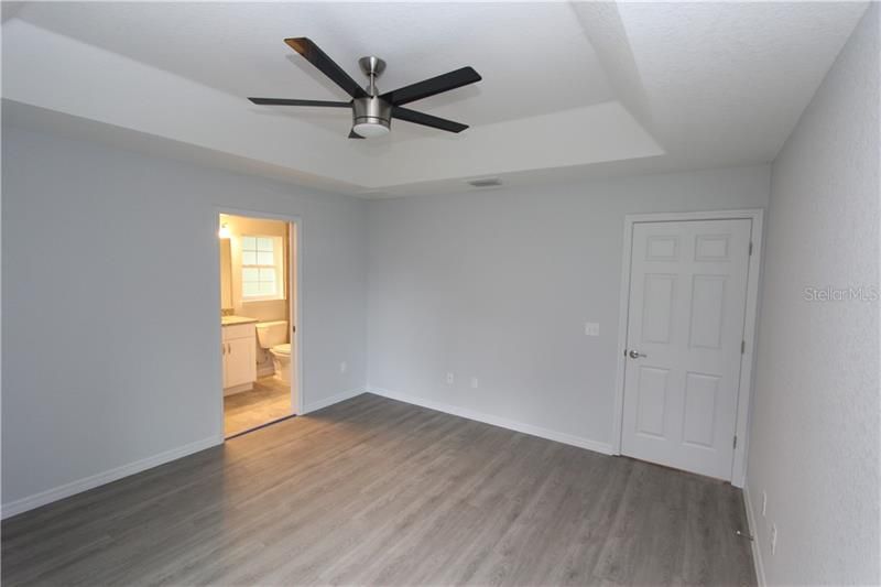Recently Rented: $1,450 (3 beds, 2 baths, 1237 Square Feet)