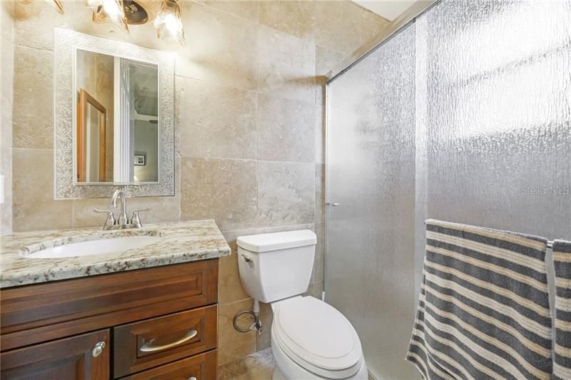 最近售出: $599,900 (3 贝兹, 3 浴室, 2361 平方英尺)