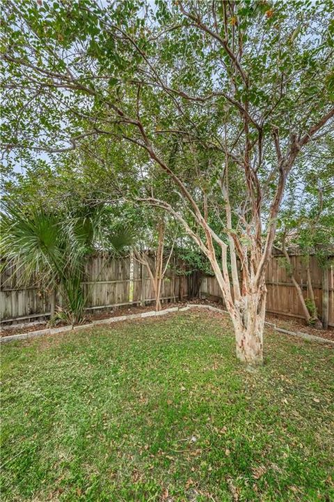Recently Sold: $185,000 (2 beds, 1 baths, 1068 Square Feet)