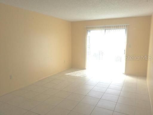 Recently Rented: $825 (2 beds, 1 baths, 893 Square Feet)