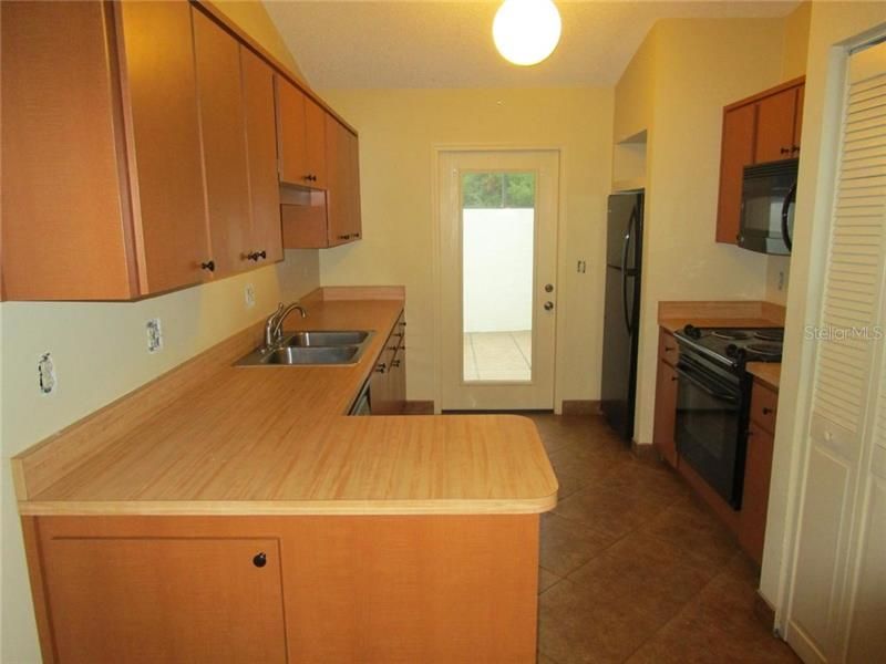 Vendido Recientemente: $150,000 (2 camas, 2 baños, 1170 Pies cuadrados)